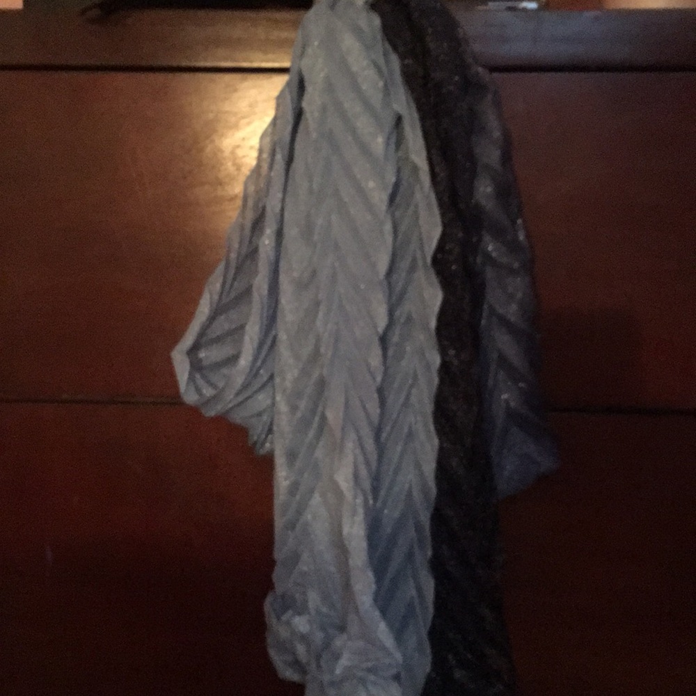 Scarf - Picture 2 of 3